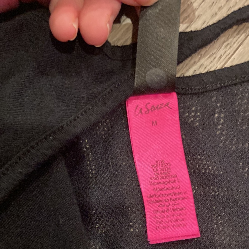 2 cropped camisoles La Senza and Ardene - Picture 8 of 9